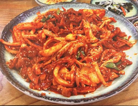 OjingUh BokkEum (오 징 어 볶 음) (辣味炒鱿鱼)